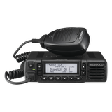 Radio móvil VHF 136-174 MHz, Digital NXDN-DMR-Análogo, 512 Canales, 50 W, GPS, Bluetooth, Cancelación de ruido. Incluye accesorios