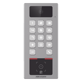 (PoE / 2 Relays) Teclado con Lector Físico de QRs para Exterior Antivandálico IP65 & IK09 con función de Videoportero Multiapartamento / Tarjeta, Código QR, PIN o App HikConnect / Cámara 2 MP compatible con NVRs /